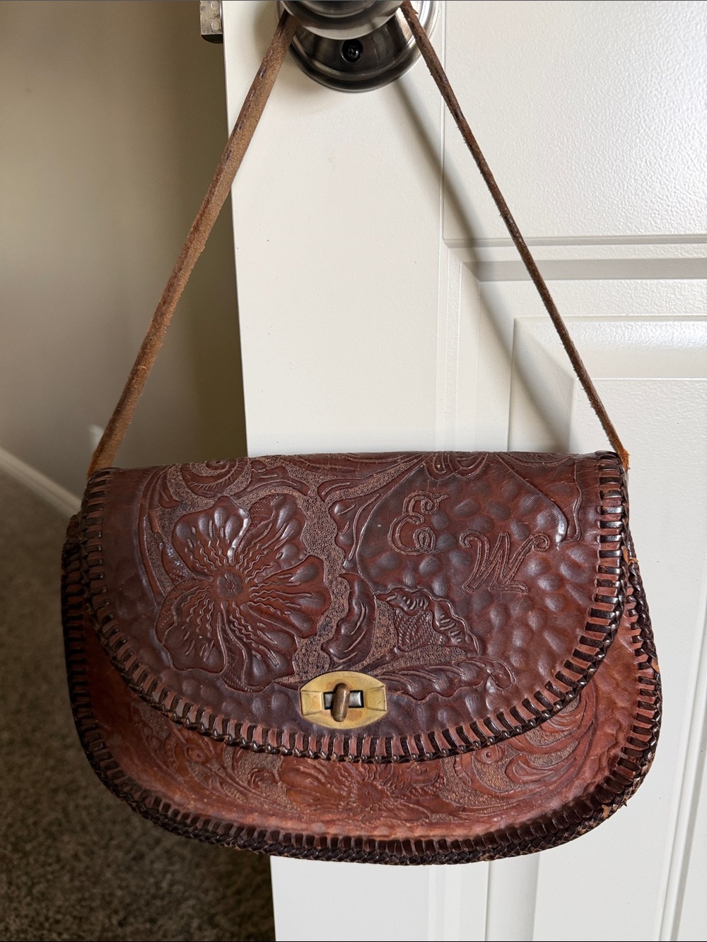 Vintage 70s Tooled Leather Floral Crossbody Purse ๐ค Western Boho